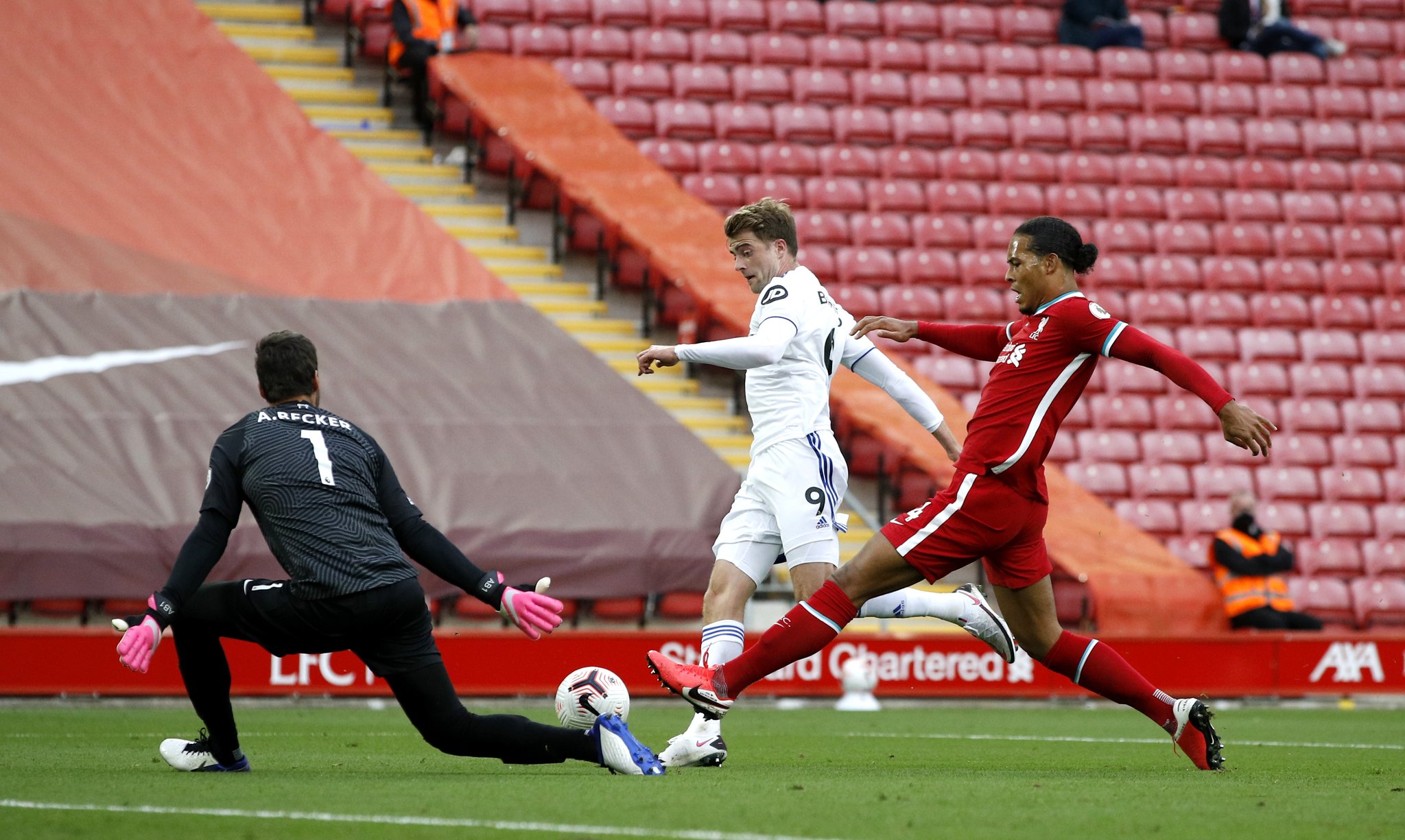 伺的赛季中 伺的赛季中